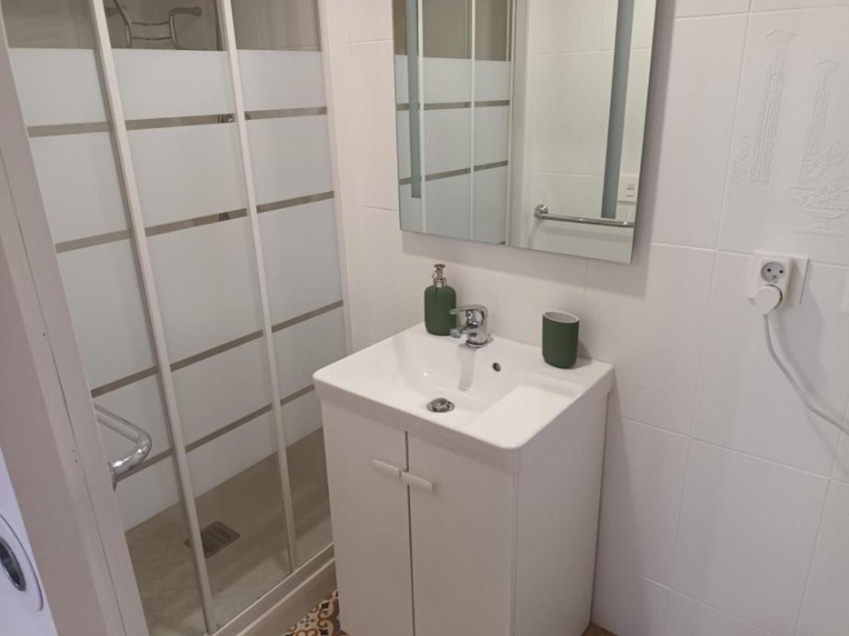 Appartement T2 Renove, Centre-Ville Hendaye, Proche Baie, Sans Ascenseur, Balcon, Calme, Wifi Non Inclus - Fr-1-239-850 Eksteriør billede